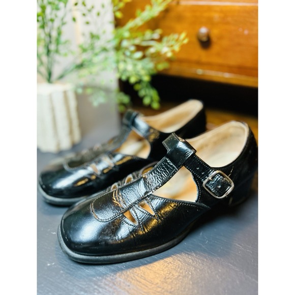 Stride Rite Other - Vintage Girls Leather Shoes Stride Rite 3D Hard Soles T‎ Strap Mary Jane Black